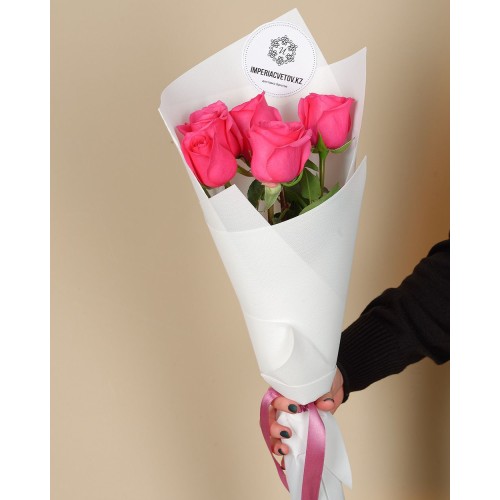 Купить на заказ Букет из 5 розовых роз с доставкой в Хромтау
