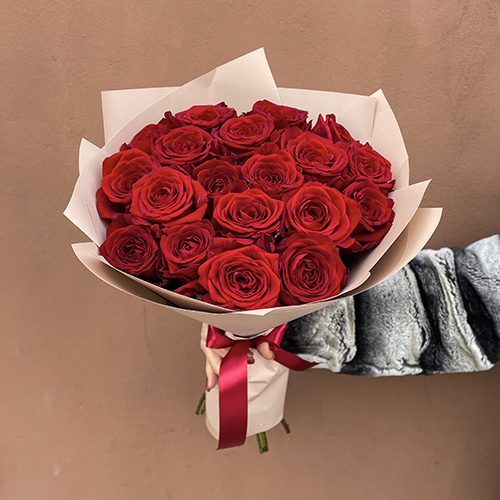 Купить на заказ Букет из 19 красных роз с доставкой в Хромтау