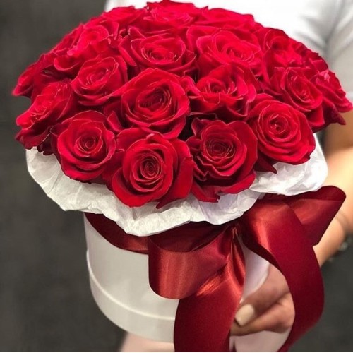 Купить на заказ 15 красных роз в коробке с доставкой в Хромтау