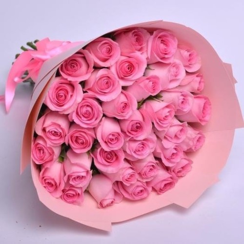 Купить на заказ Букет из 35 розовых роз с доставкой в Хромтау
