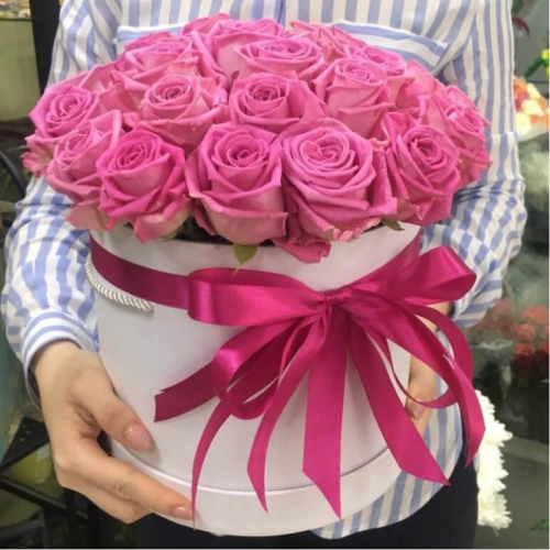 Купить на заказ 25 розовых роз в коробке с доставкой в Хромтау