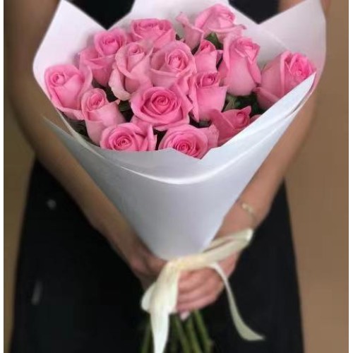 Купить на заказ 15 розовых роз с доставкой в Хромтау